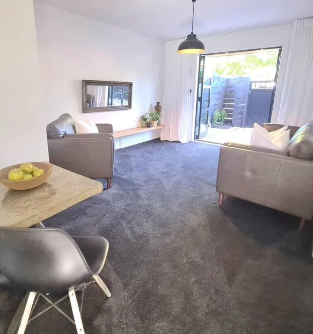 Apartment 1 - Haddin Court - Executive One Bedroom Μπλένχαϊμ Εξωτερικό φωτογραφία