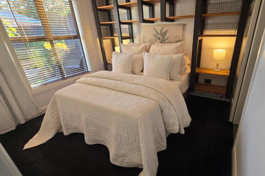 Apartment 1 - Haddin Court - Executive One Bedroom Μπλένχαϊμ Εξωτερικό φωτογραφία